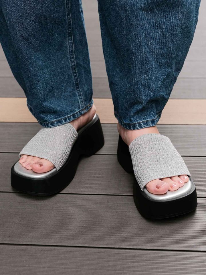 画像2: 小物はどんなポイントが？