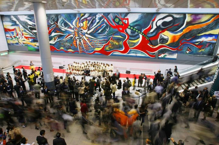 京王井の頭線渋谷駅連絡通路に設置され、一般公開された岡本太郎さんの巨大壁画「明日の神話」（＝2008年11月17日）