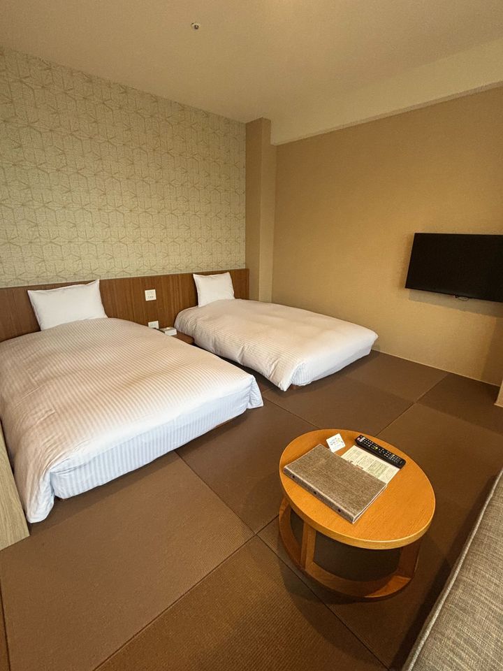 床が畳なので、入った瞬間の足ざわりも最高！ 癒やしの箱根、おこもり旅レポ