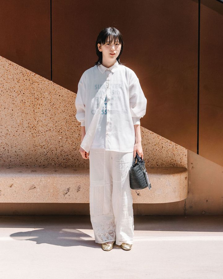 ハイセンスな初夏の“ワントーンコーデ”5選。ベーシックカラーでまとめるのが人気【TOKYO SNAP】