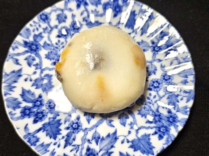 透けて見えるのは？（画像は編集部撮影）