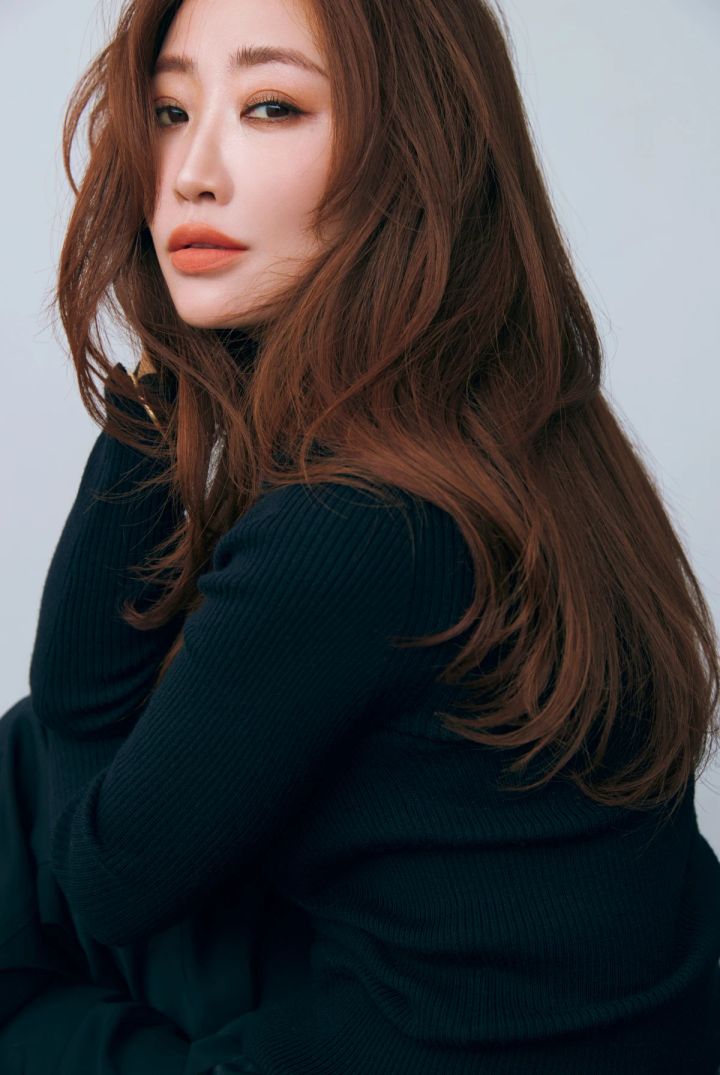 【神崎 恵さんのおすすめアイシャドウ15選】プチプラからデパコスまで愛用品をご紹介！_25