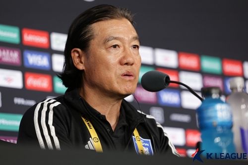 キム・パンゴン監督