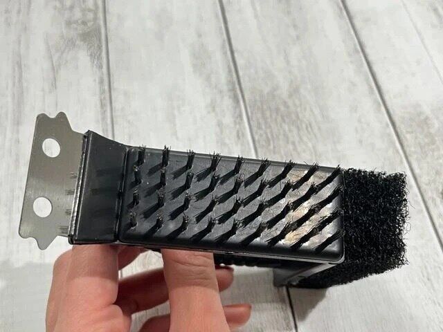 ダイソーのバーベキューブラシ1