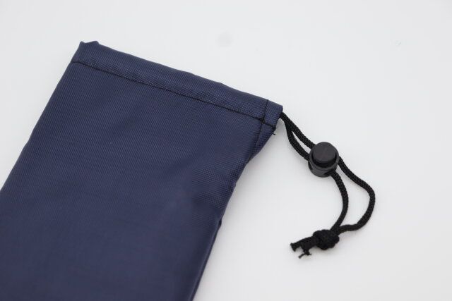 ダイソーの傘の収納袋は巾着タイプ