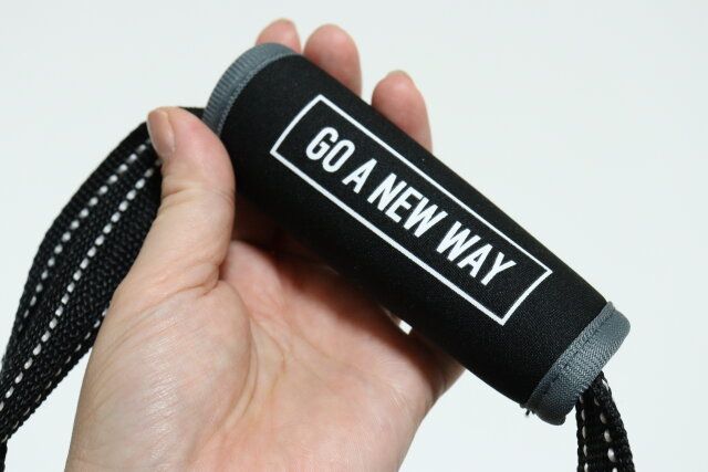 ダイソー スーツケースハンドルカバー（文字） デザイン