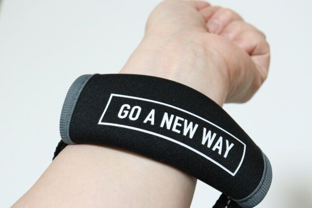 ダイソー スーツケースハンドルカバー（文字） 使用例