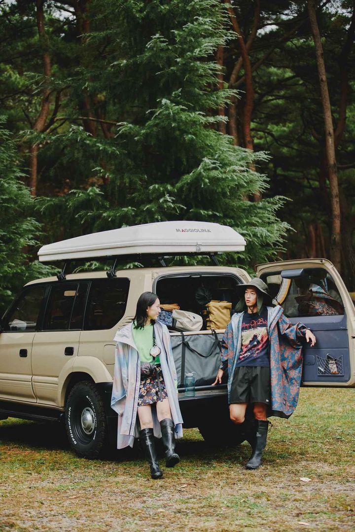 画像4: KiU 2025年春夏コレクション 出典：キウ