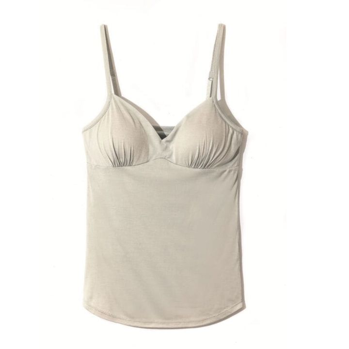 吸汗速乾性のあるシルクは、湿度の高い日本の夏にぴったり。透けるトップスに合わせても下着っぽくなく上品。1万3860円（ドレスハーセルフ）