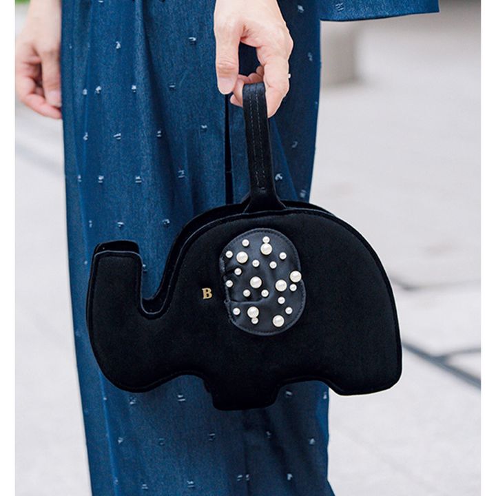 Bibiy.のコロンとしたゾウのモチーフのバッグ