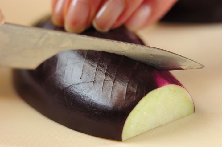 ナスとパプリカの揚げ焼きの下準備1