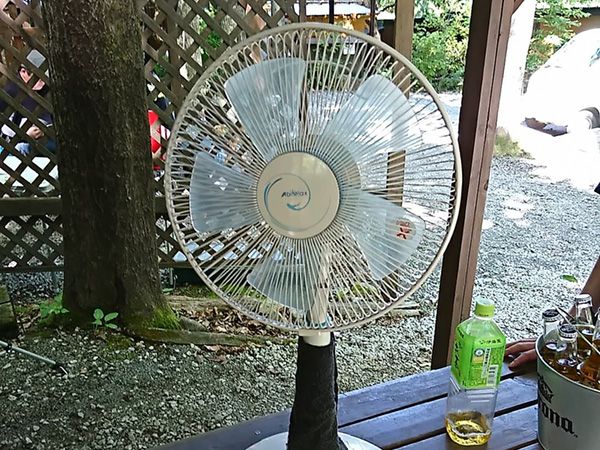 「買わないと損！」“地面の悩み”から開放される新発想のテントが快適すぎる！