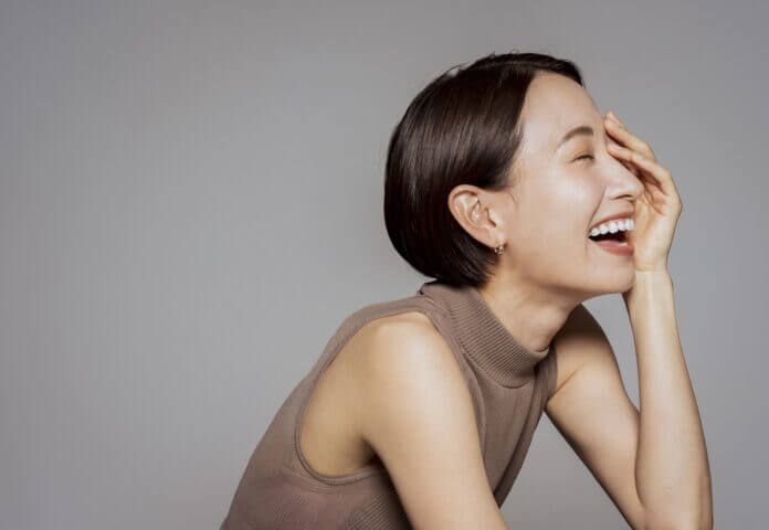 サバサバ女子はモテる？ 男性脳の女性がモテる理由を徹底解説