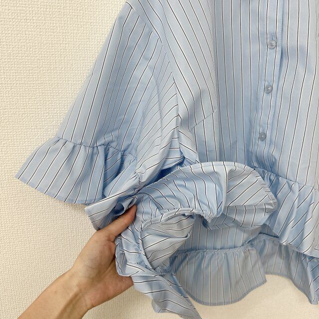 GU「ペプラムシャツ(5分袖) by rokh」 ハリのある生地