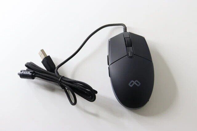 ダイソーのUSB有線マウス（LEDライト）1