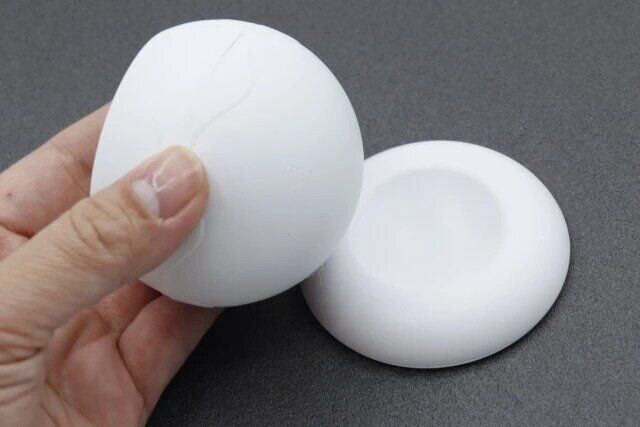 ダイソーのセンサーライト ボールタイプ1