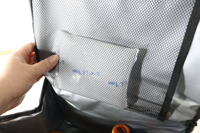 ダイソーのアルミソフトクーラーバッグ4