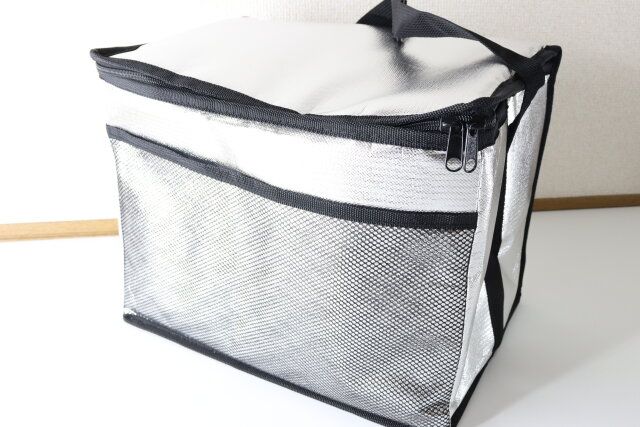 ダイソーのアルミソフトクーラーバッグ2