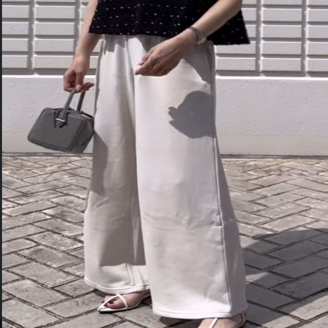 UNIQLOの白ボトムス8