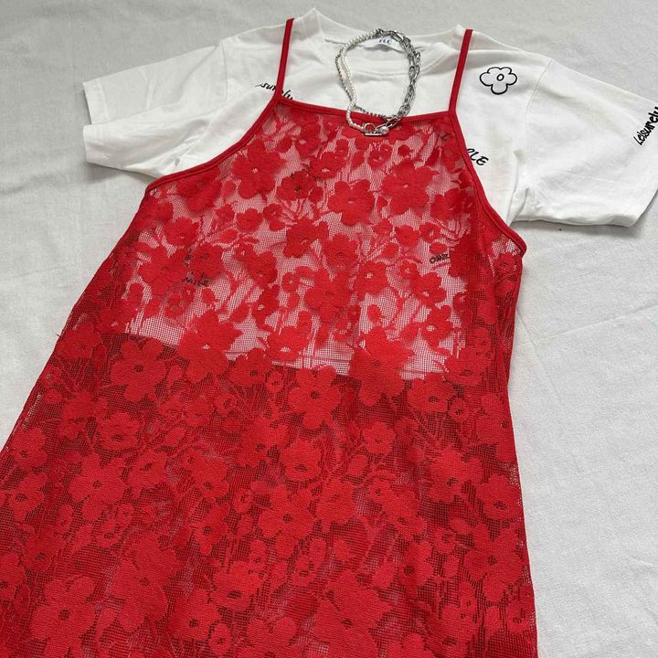 画像: 赤レースワンピース