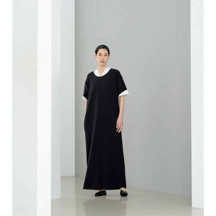 日常着の延長線上で表現する気負わないドレススタイル