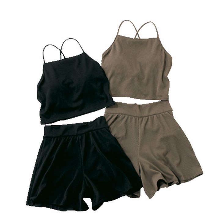 体形カバー水着, タンクトップとショートパンツ