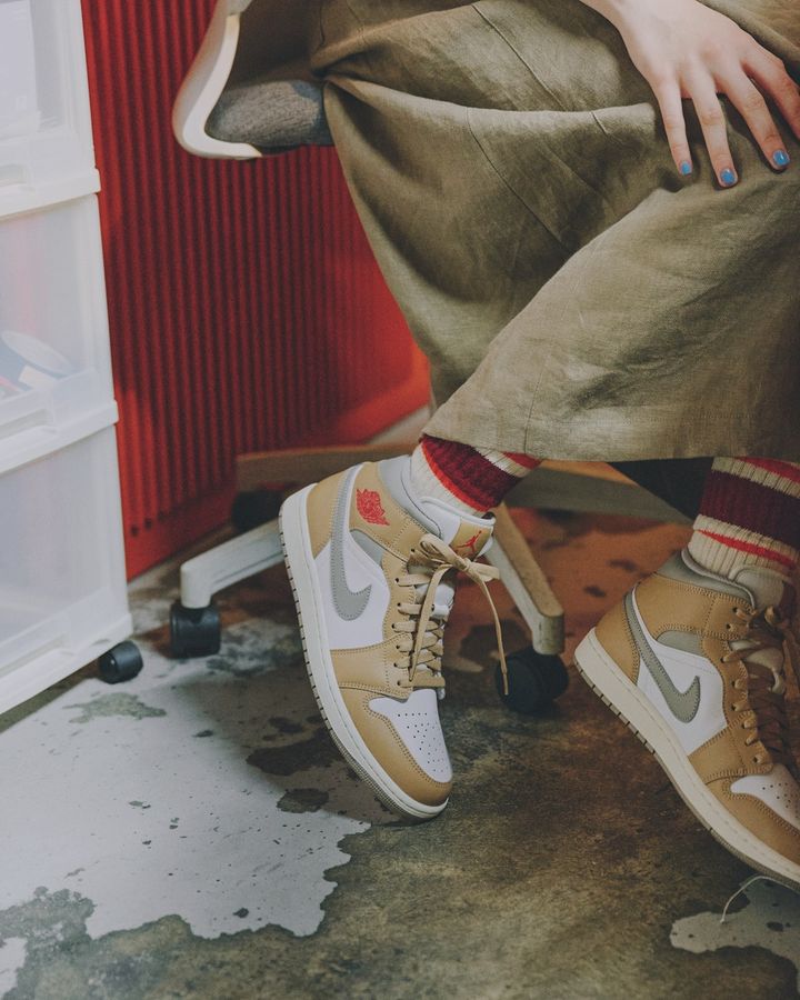 大人が持つなら、ベージュのナイキ・エアジョーダンワンが良い！色を揃えて着こなしたい【FUDGE dig.｜バランス上手なあの子がお手本！ローテクスニーカーの着こなしレッスン- 07】