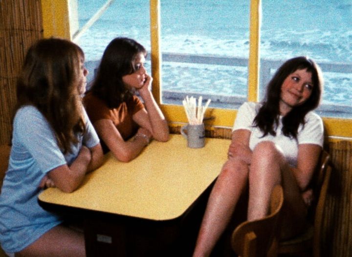 海辺でのヴァカンスをまばゆい映像とともに描く。『オルエットの方へ』4Ｋレストア版 © 1973 V.M. PRODUCTIONS / ANTINÉA