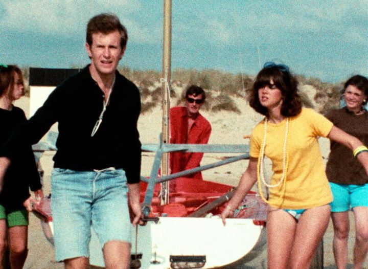 ヴァカンスでありがちな海辺での出会い。『オルエットの方へ』4Ｋレストア版 © 1973 V.M. PRODUCTIONS / ANTINÉA