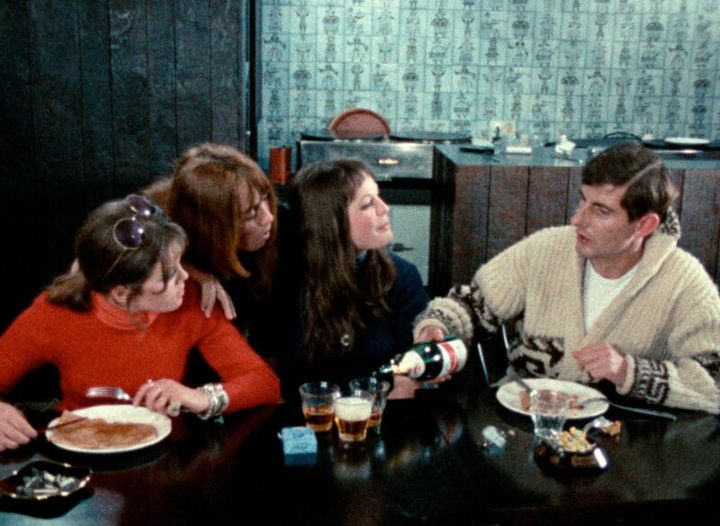 微妙な空気がいたたまれない。『オルエットの方へ』4Ｋレストア版 © 1973 V.M. PRODUCTIONS / ANTINÉA