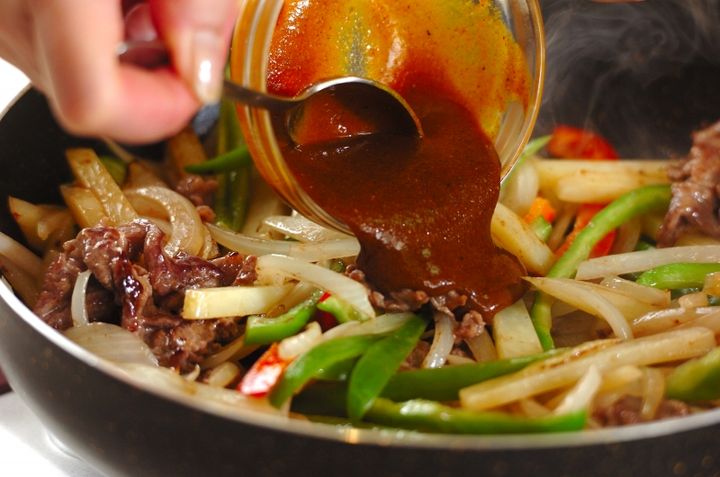 牛肉とジャガイモの中華カレー炒めの作り方3