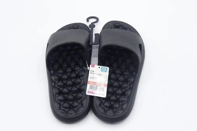 ダイソーのEVA 健康サンダル 穴あきのパッケージ