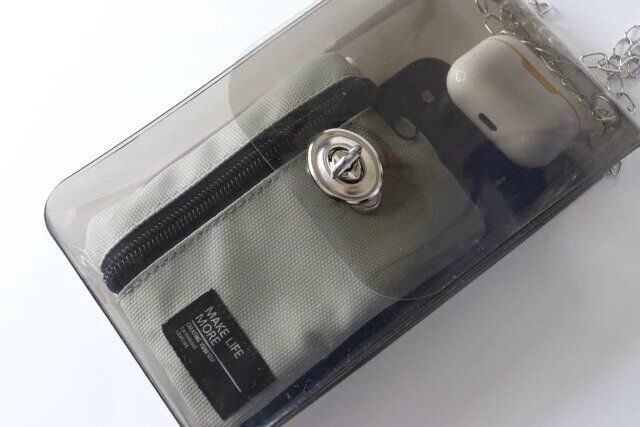 ダイソーのお洒落な取り外しチェーン付ショルダーバッグ（モノトーン）