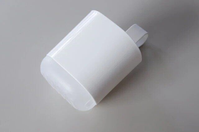 ダイソーのタオルバーに掛けられる小物ケース1