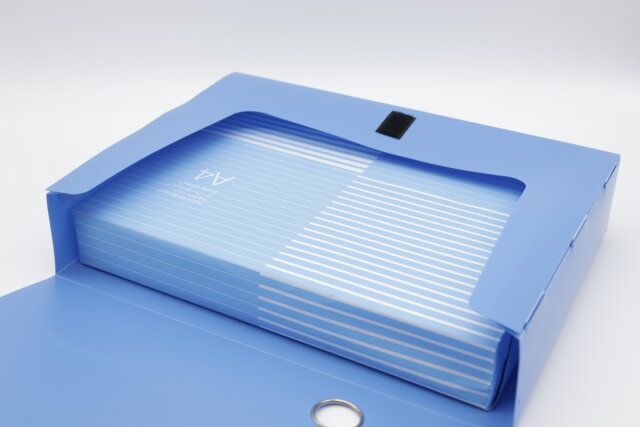 ダイソー ファイルケース（折畳み、A4、ブルー、黒） 容量