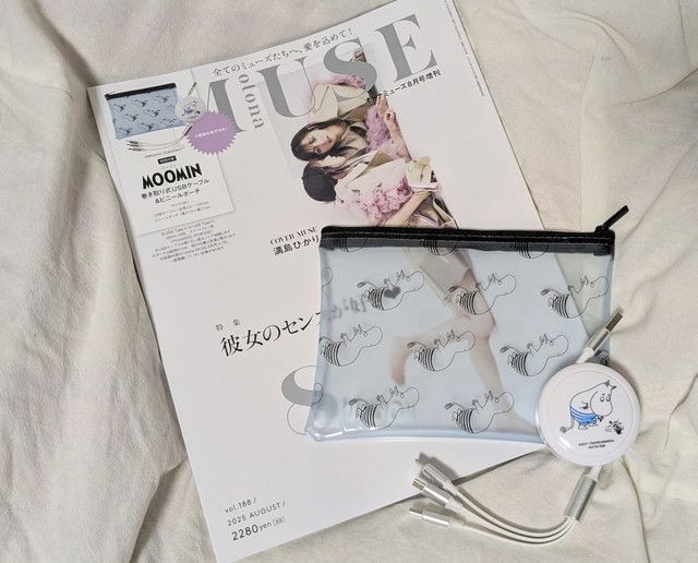 MOOMIN巻き取り式USBケーブル＆ビニールポーチ