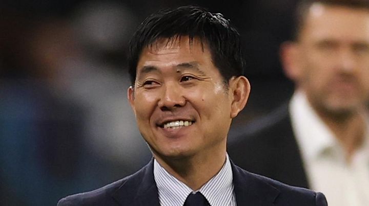 日本代表の森保監督、新幹線で再会した先輩OBが感激！「お菓子を頂きしばし歓談…いつも気遣いを忘れない素敵な方」