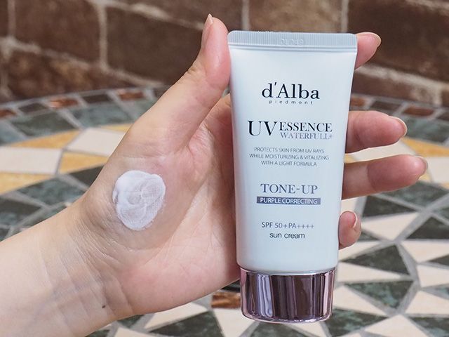 ダルバ ウォータフルトーンアップサンクリーム パープル