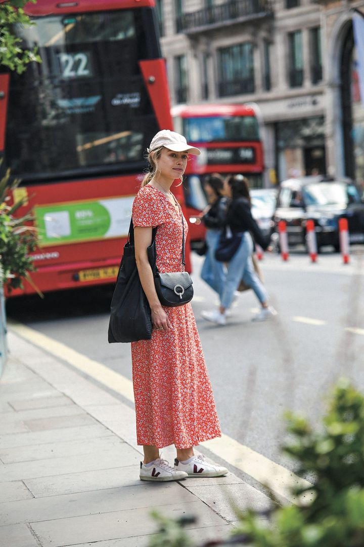 夏の装いにローテクスニーカーをお洒落に取り入れるコツって？ お手本にしたいスタイルサンプル10選