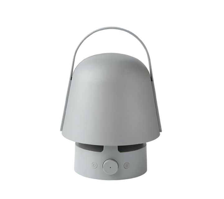 ランプの心地よい明かりがリラックス空間を演出。