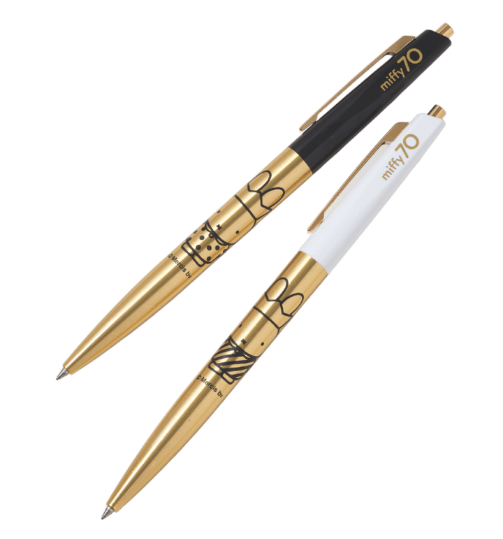 Green Flash ボールペン 高級感のある真鍮のボディを使用したボールペン。ゴールド×黒のクイーンミッフィーが特別感のあるデザイン。各3630円（グリーンフラッシュ）