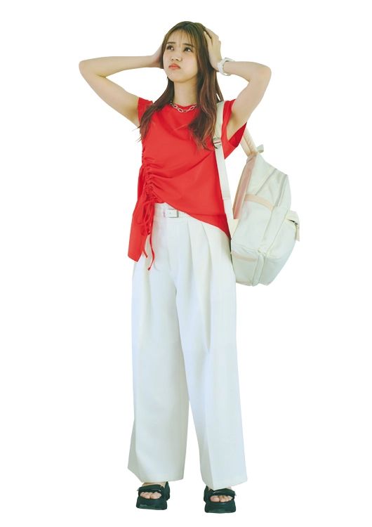 鮮やかなシャーリングTシャツでテンションUP