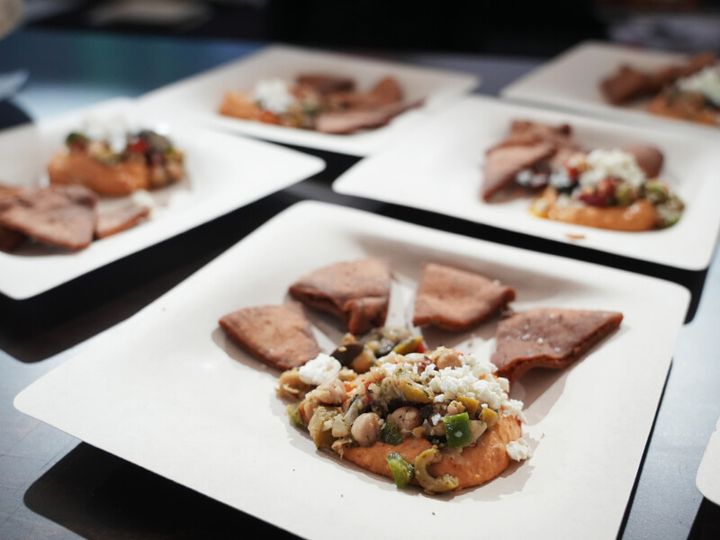 食べ飲み放題のゴルフの大会！7万人が訪れる人気の秘密は…？