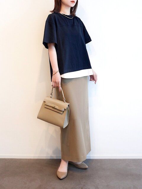Tシャツとスカートのコーデ1