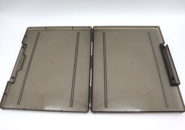 ダイソー 自立できるA4ファイルケース（クリアブラック） 両開き