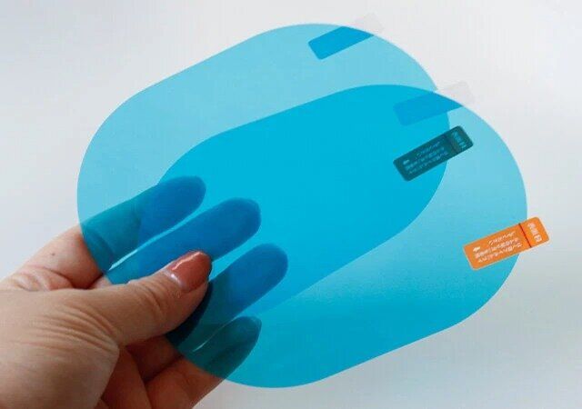 ダイソーの車用くもり止めフィルム2P 楕円形1