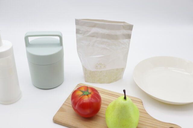 ダイソー 自立型卓上巾着ポリ袋（20枚、バイオマス25％） 自立する 使用例 キッチン