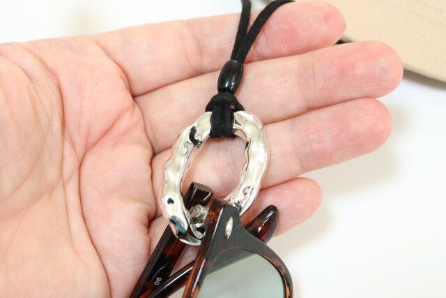 帽子クリップグラスホルダー付き 使用例