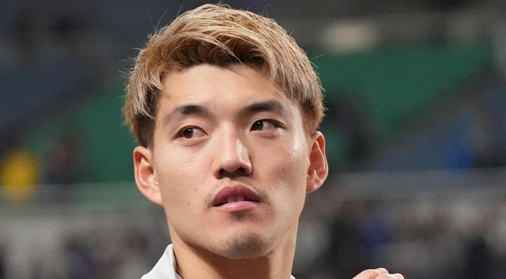 「男前！」「やばい、かっこいい」真っ赤なタキシードが話題になった27歳日本代表、白スーツ姿も披露