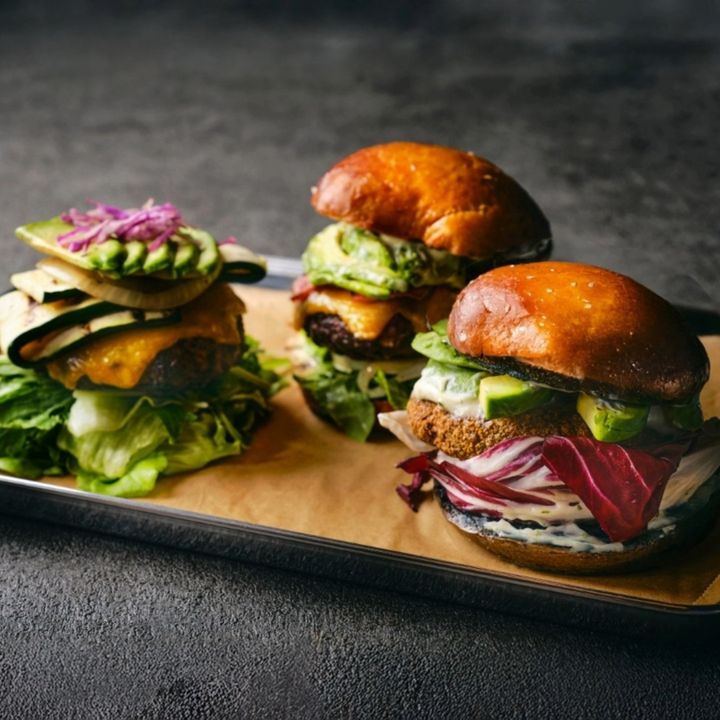 アロフト大阪堂島「バーガーフライトパッケージ」